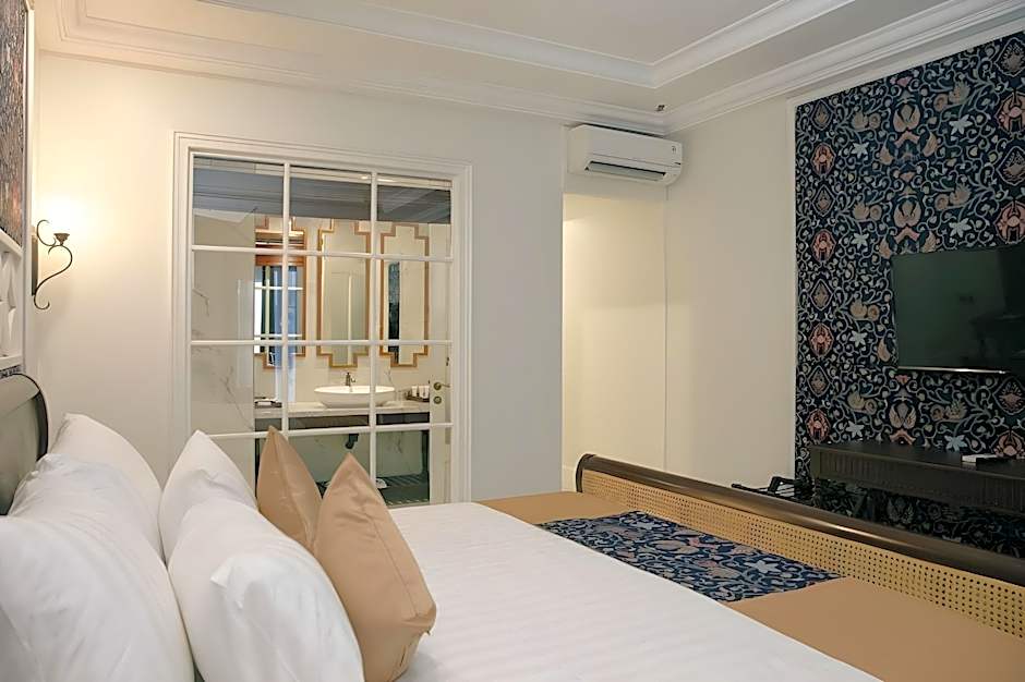 MAHALAYA The Legacy Hotel