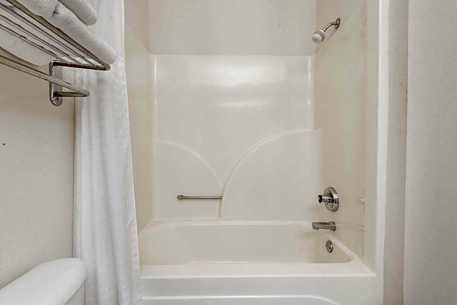 Days Inn by Wyndham Montgomery