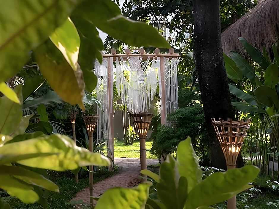 Through The Looking Glass Wellness Retreat Resort – Siem Reap, 