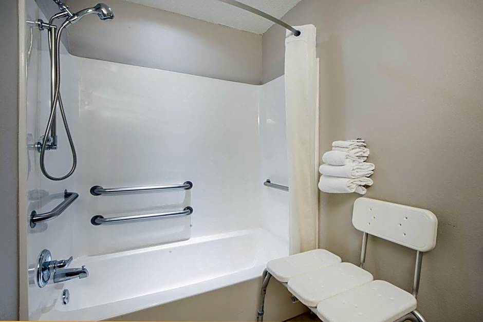 Microtel Inn & Suites By Wyndham Claremore