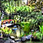 Dinah`S Garden Hotel