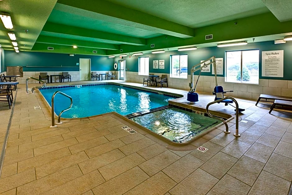 Holiday Inn Express & Suites Manhattan By IHG