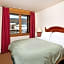 Zephyr Mountain Lodge