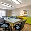 Comfort Inn & Suites St. Pete - Clearwater International Airport