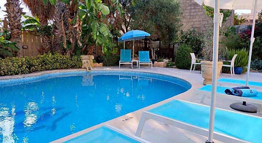 Village Knights Accommodation