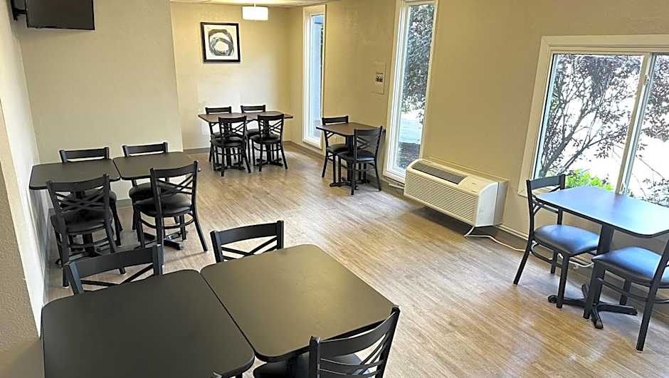 Magnuson Hotel Detroit Airport