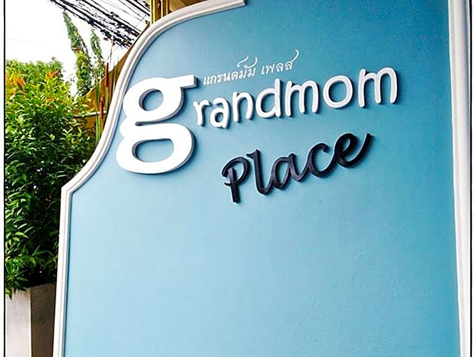 Grandmom Place