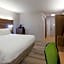 Holiday Inn Express Hotel & Suites Minneapolis-Golden Valley