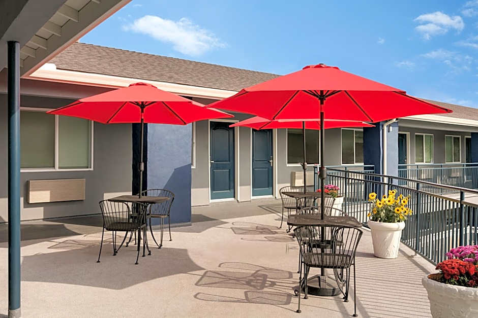 Torch Lite Inn at the Beach Boardwalk