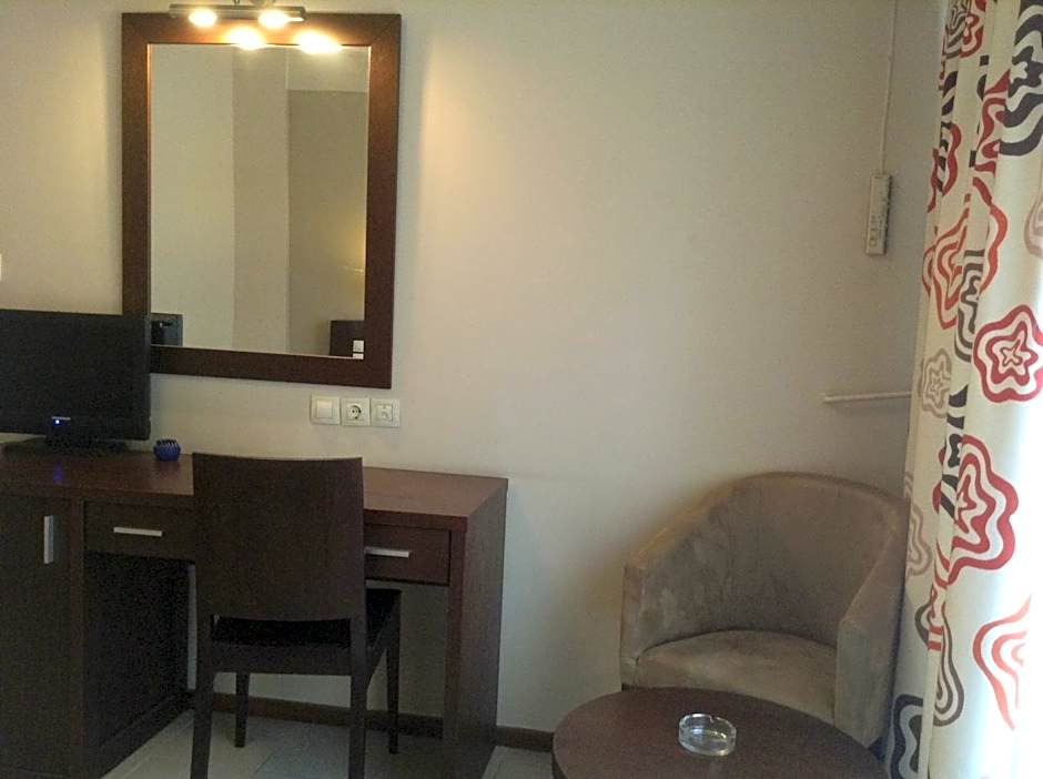 Photo 1 of 8 of Triple Room