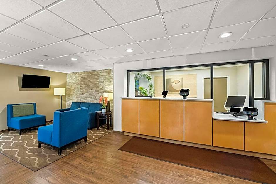 Comfort Inn & Suites Durham near Duke University