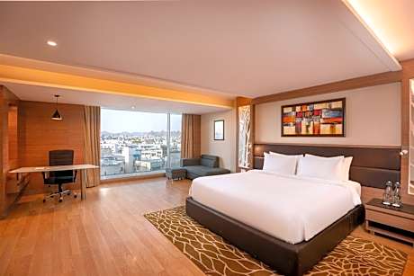 Deluxe Room-Enjoy 20% off on Food & Soft Beverages and Spa, In room dining