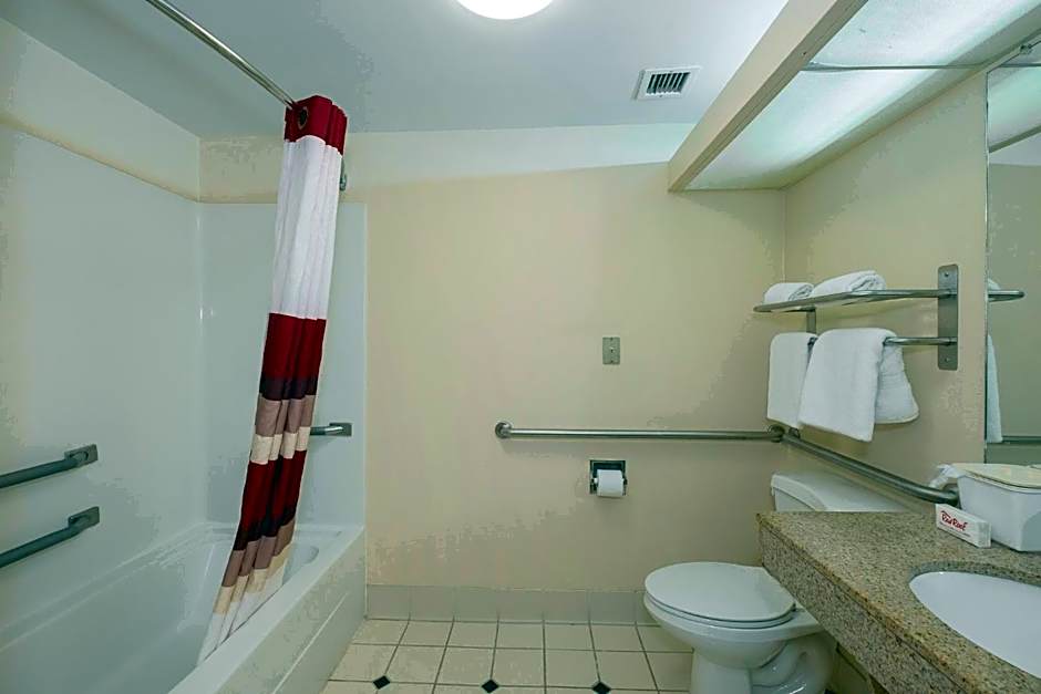 Red Roof Inn & Suites Newnan