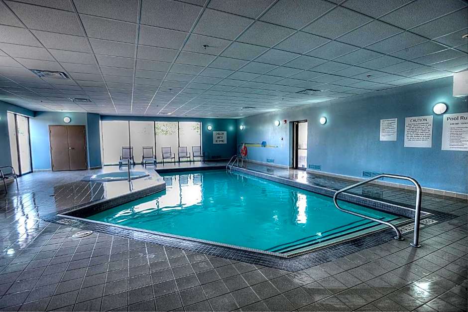 Holiday Inn Express & Suites Toronto Airport West By IHG