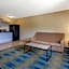 Super 8 by Wyndham Cromwell/Middletown