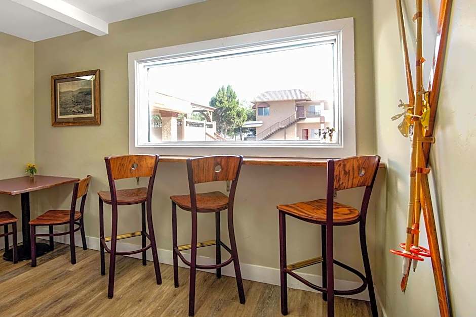 Econo Lodge Inn & Suites Durango