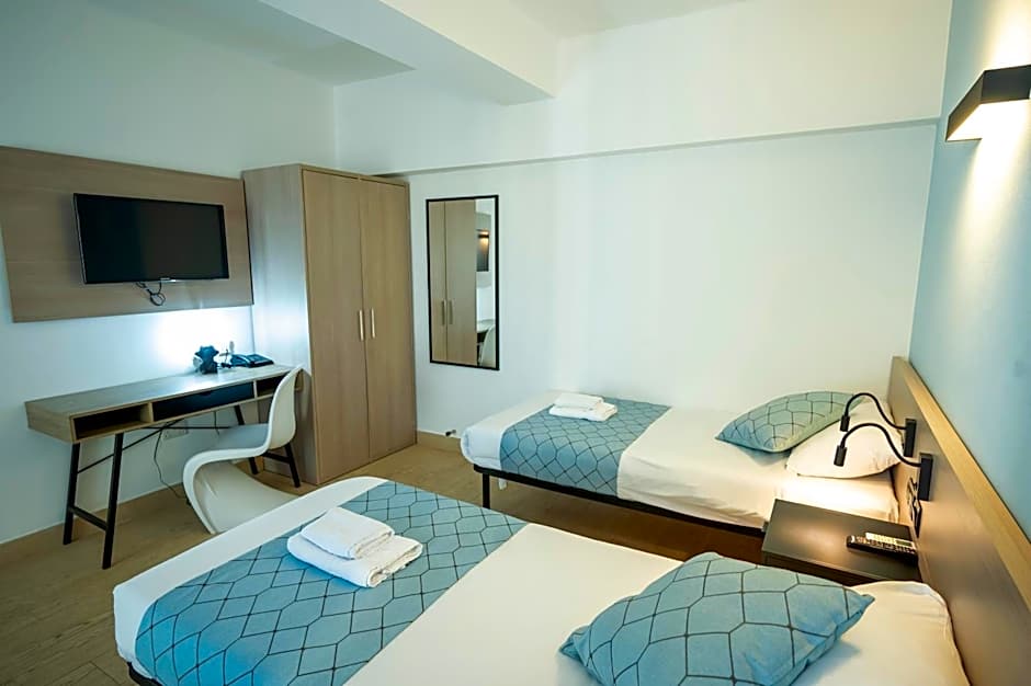 Day's Inn Hotel and Residence