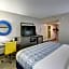 Emerald Coast Inn & Suites