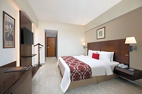 Premium King with 15% off on F&B Service (Soft Beverage only)