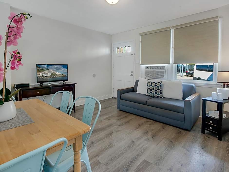 Daytona Inn and Suites