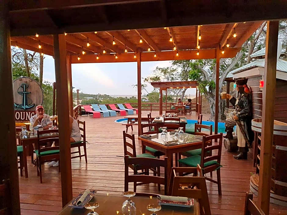 Hotel and Dive Center Roatan Yacht Club