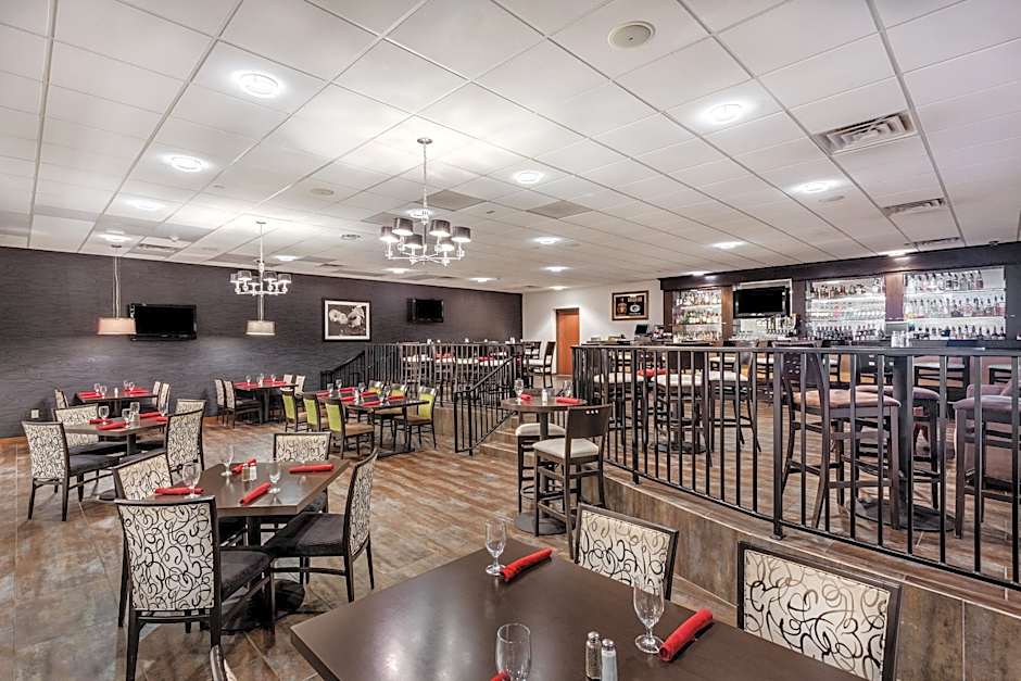 Crowne Plaza Milwaukee South By IHG