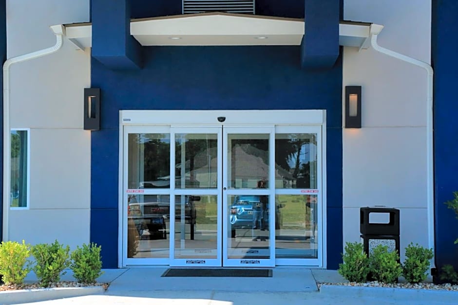 Americas Best Value Inn & Suites Prairieville