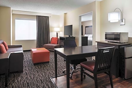 Queen Suite with Two Queen Beds - Mobility Access/Non-Smoking