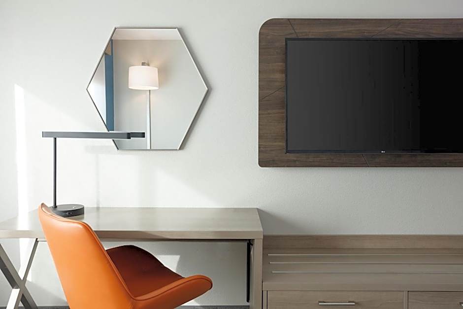 Holiday Inn Express Hotel & Suites Chanhassen By IHG