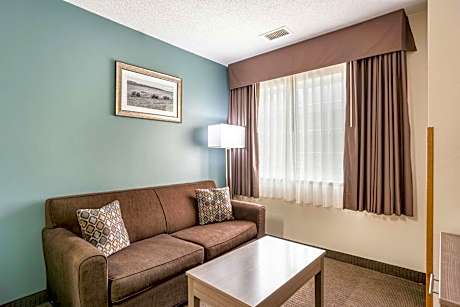 Queen Suite with Hearing and Mobility Accessible -  Accessible/Non-Smoking