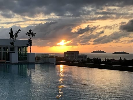 Sunset Seaview Vacation Condos @ Infinity Avenue