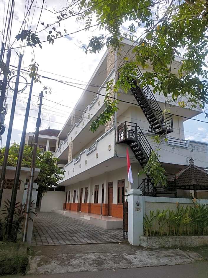 Adi Pelita Sari Bali