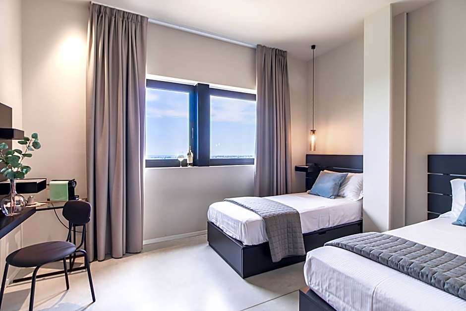 Foto 1 dari 4 — 2 Beds, Sea View