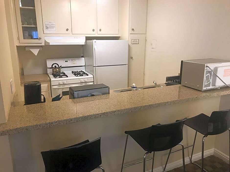 Hollywood Orchid Suites
