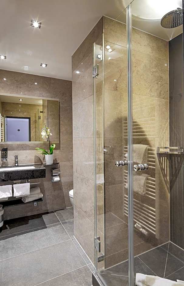 Tiptop Hotel Burgschmiet Garni