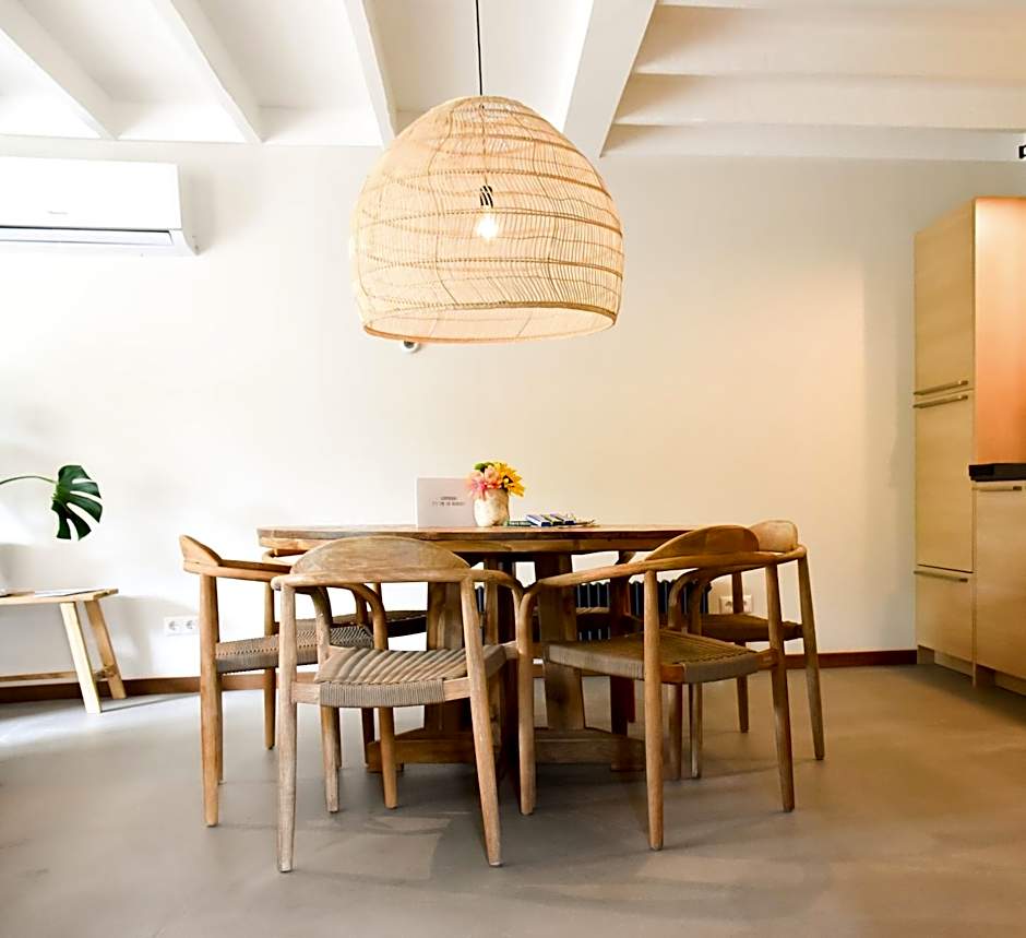 Van Heeckeren Apartments & Suites Nes