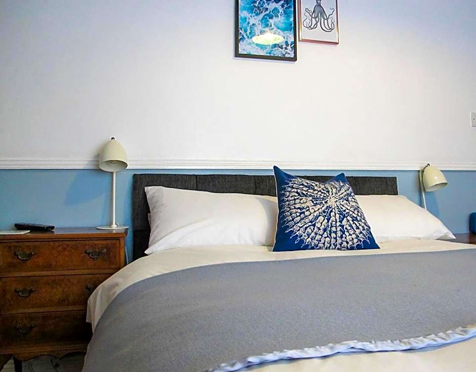 Stone's Throw Guest House