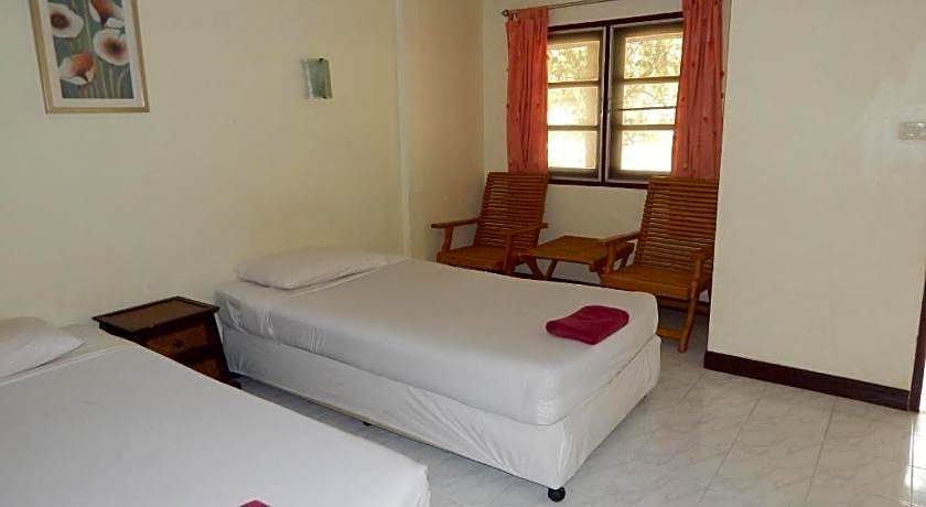 Jinta Hotel Nathon Beach