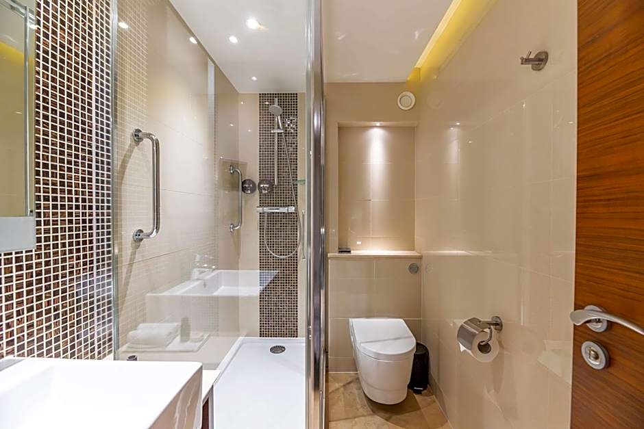 100 Queen's Gate Hotel London, Curio Collection by Hilton