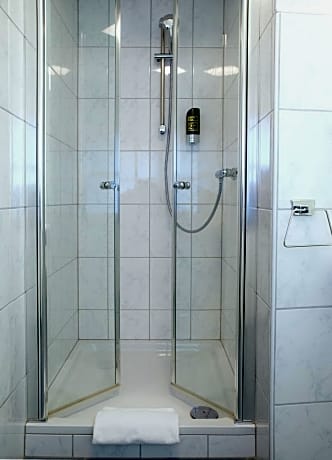 Twin Room with Bathroom