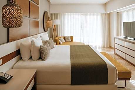 Luxurious Master Suite