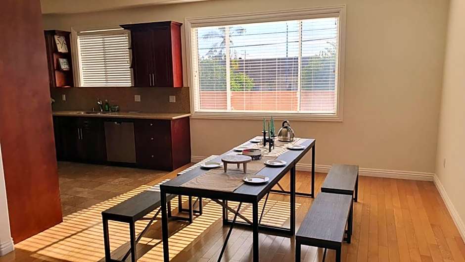 3 Bedroom Hollywood Gem