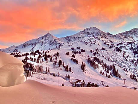 Double Room with Mountain View