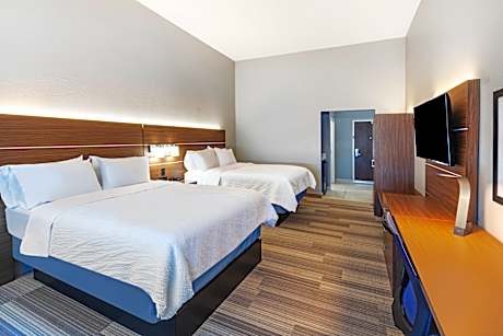 2 Queen Beds Standard