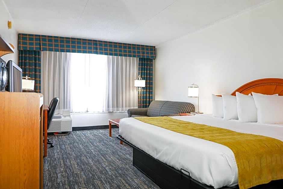 Ramada by Wyndham Cumberland Downtown