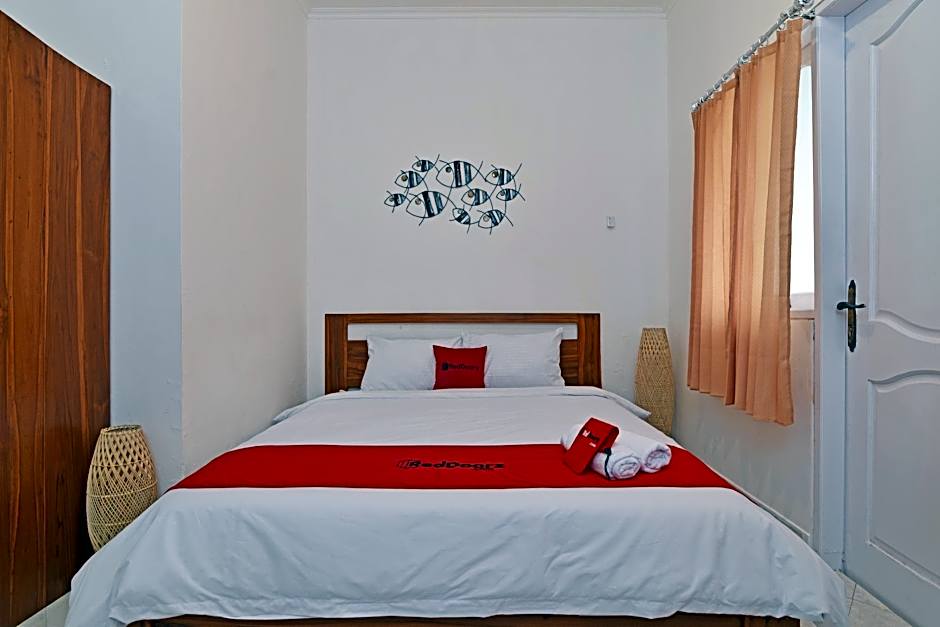 RedDoorz @ Jalan Gatot Subroto Denpasar