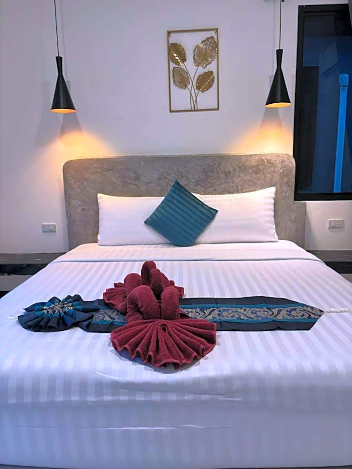 Lanta Buddy Resort , Long Beach