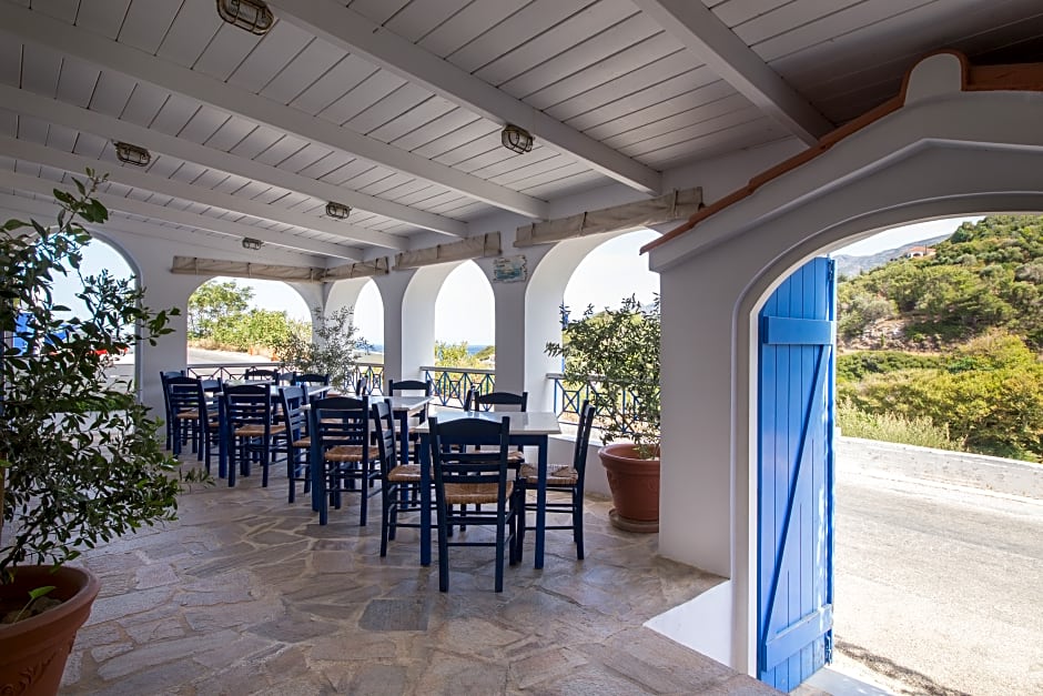 Kerame Hotel & Studios