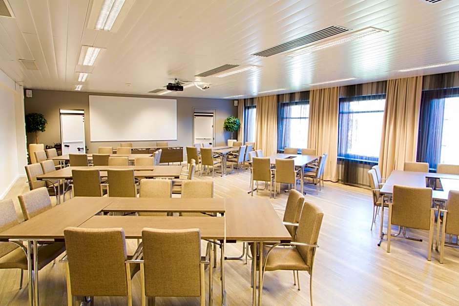 Hotel Haaga Central Park