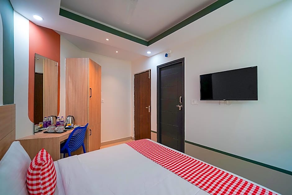 OYO Flagship The Botanica Grand – Kondapur, 